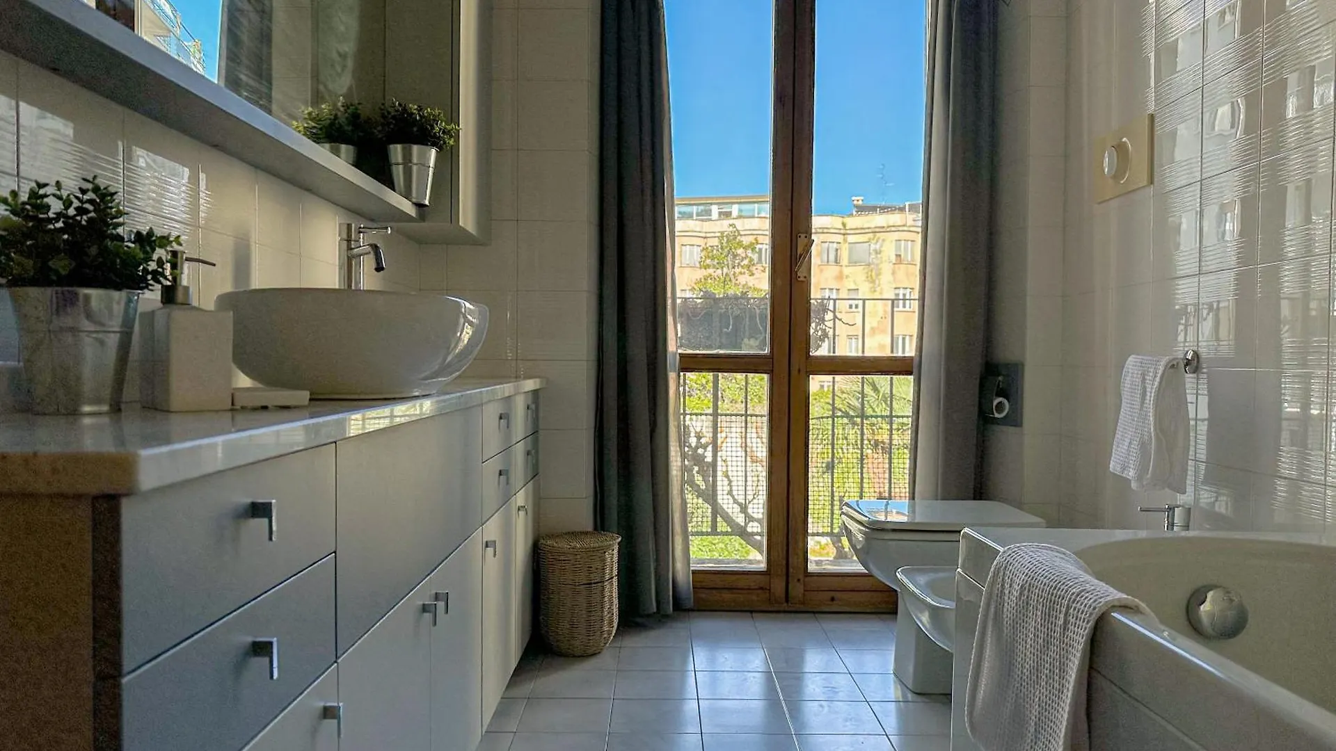 Apartment Red81 Suite - 10 Min Dal Duomo - 2 Camere Milan