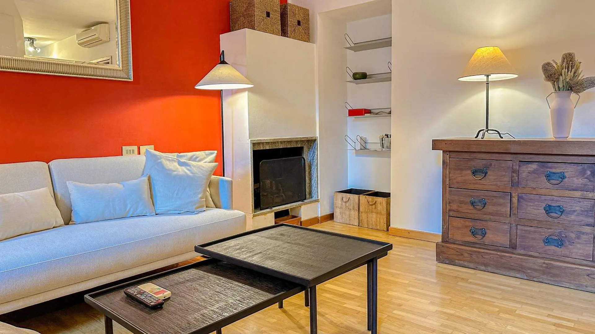 Red81 Suite - 10 Min Dal Duomo - 2 Camere Milan 0*,  Italy