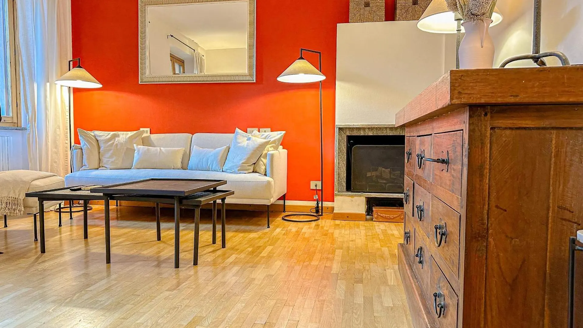 Apartment Red81 Suite - 10 Min Dal Duomo - 2 Camere Milan Italy