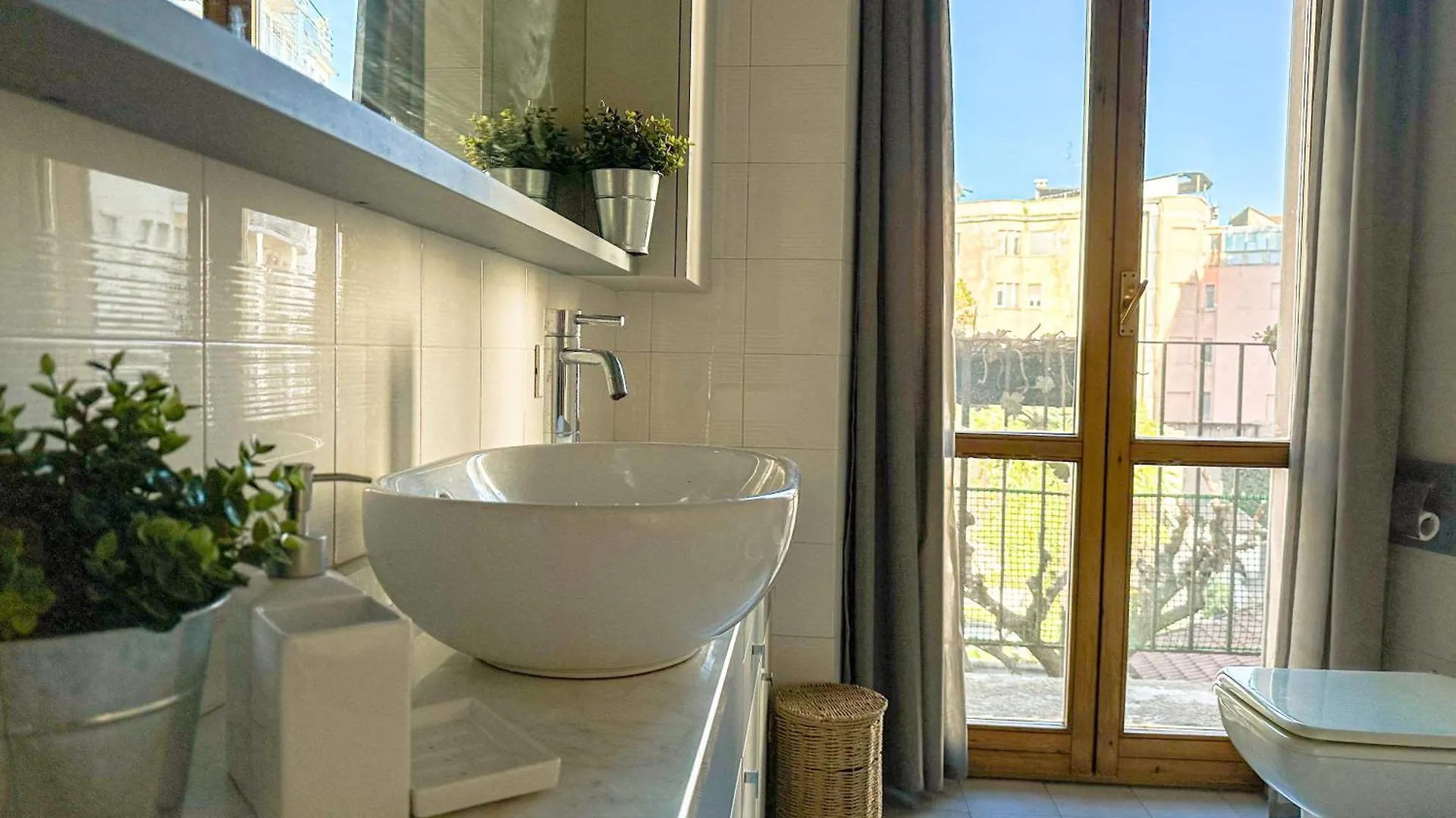 Red81 Suite - 10 Min Dal Duomo - 2 Camere Milan Appartement